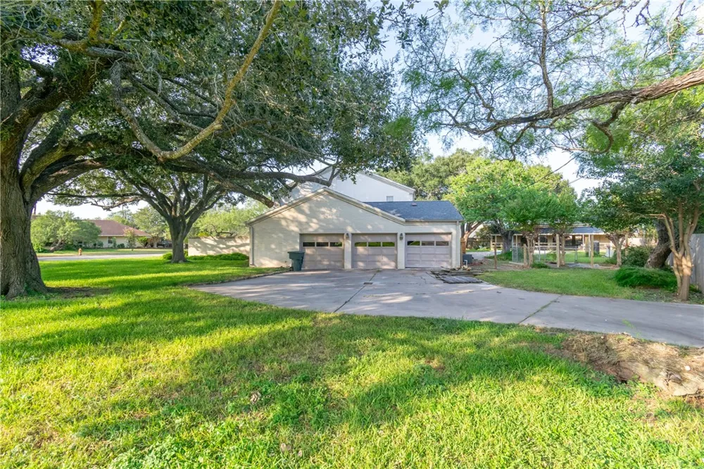 4 Caleta Circle Alice, TX 78332