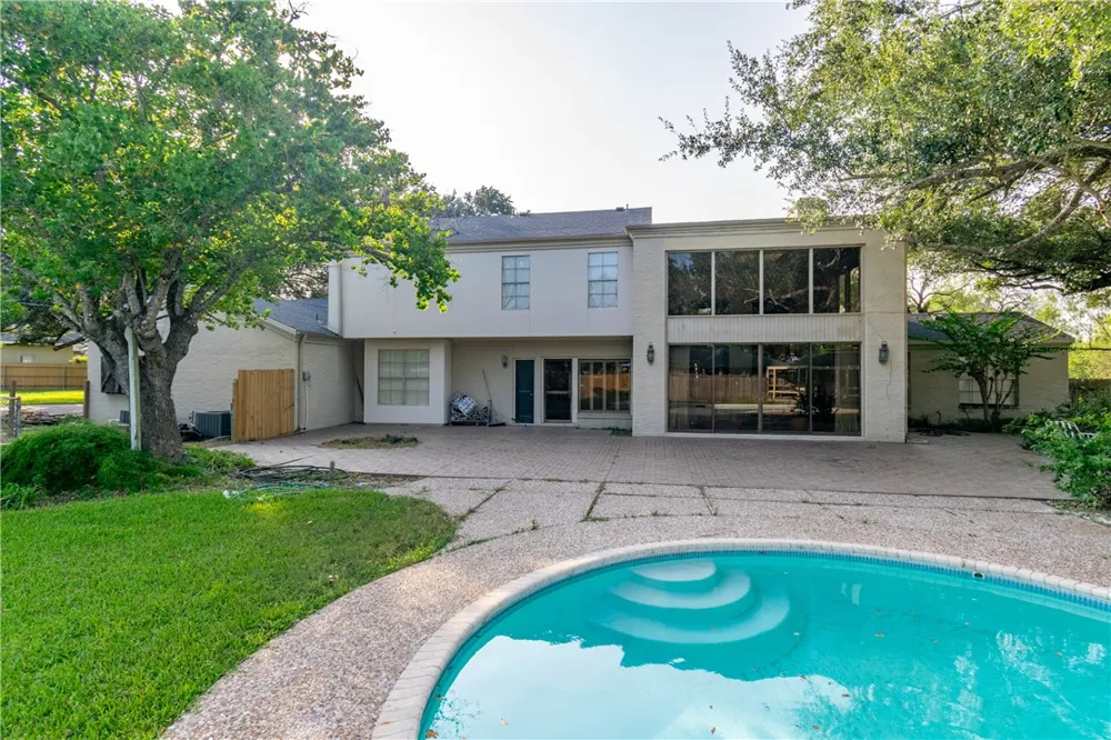 4 Caleta Circle Alice, TX 78332