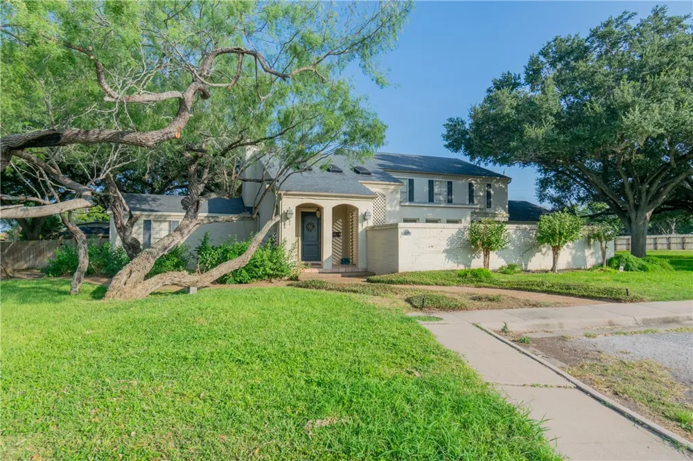 4 Caleta Circle Alice, TX 78332