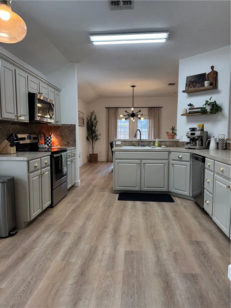 1113 Meadow Brook Drive Portland, TX 78374
