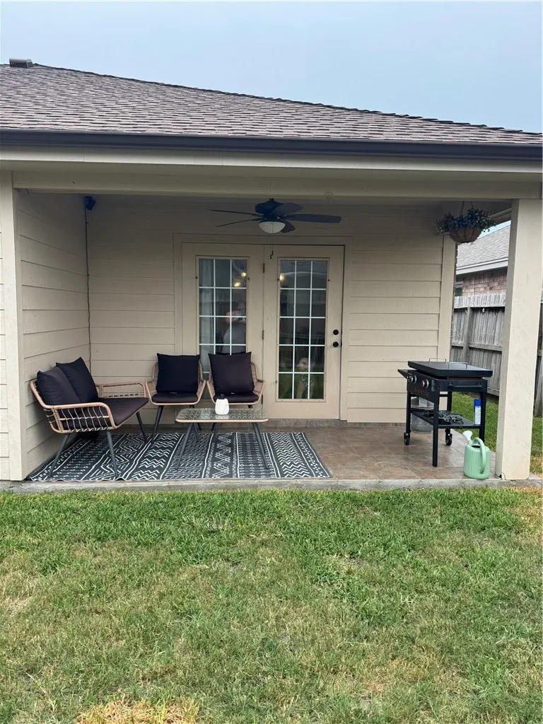1113 Meadow Brook Drive Portland, TX 78374