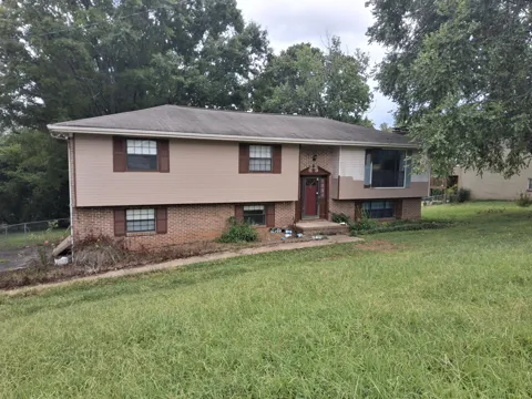 834 Crestridge Drive
