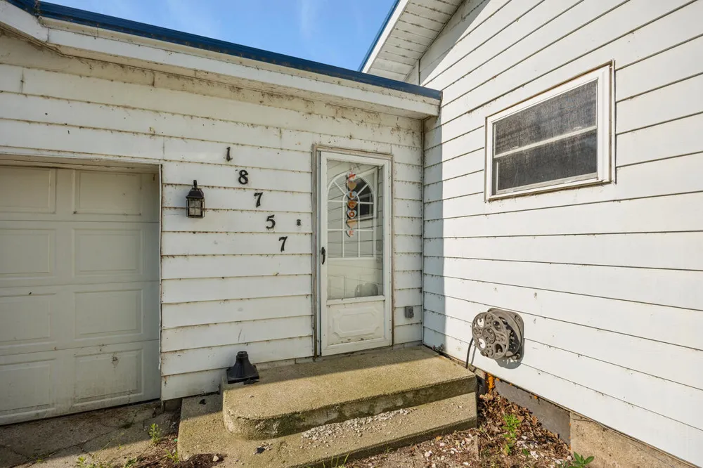 18757 County Line Road Reynolds Township, MI 49336