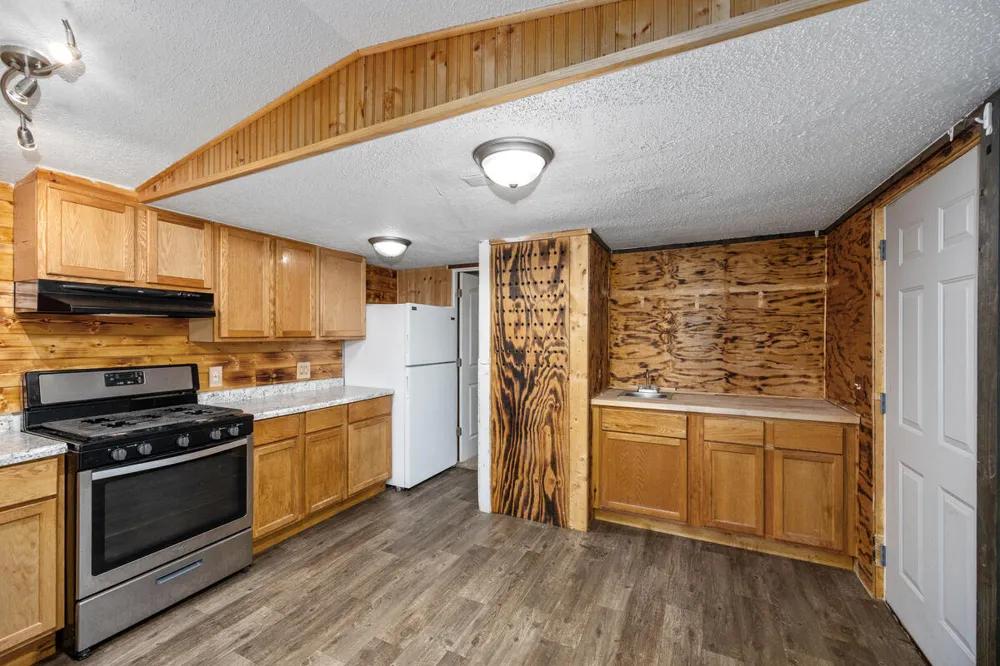18757 County Line Road Reynolds Township, MI 49336