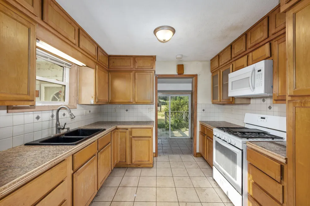 18757 County Line Road Reynolds Township, MI 49336
