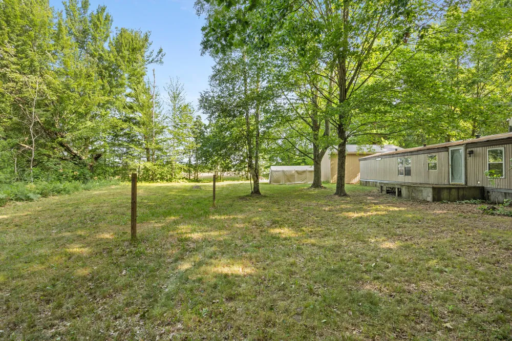18757 County Line Road Reynolds Township, MI 49336