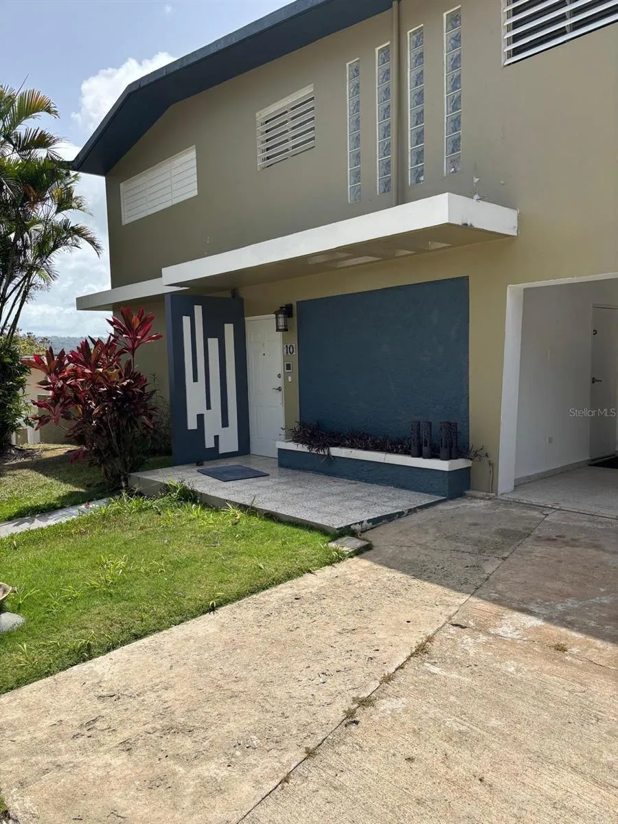 10 URB EL RETIRO Humacao, PR 00791