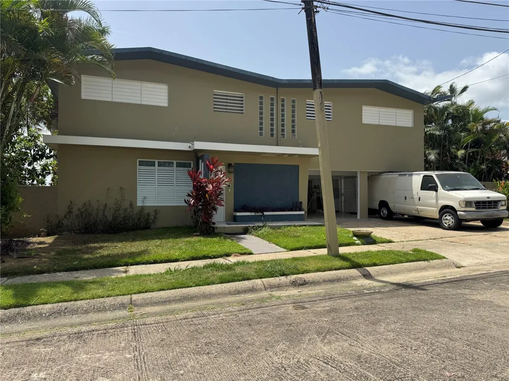 10 URB EL RETIRO Humacao, PR 00791