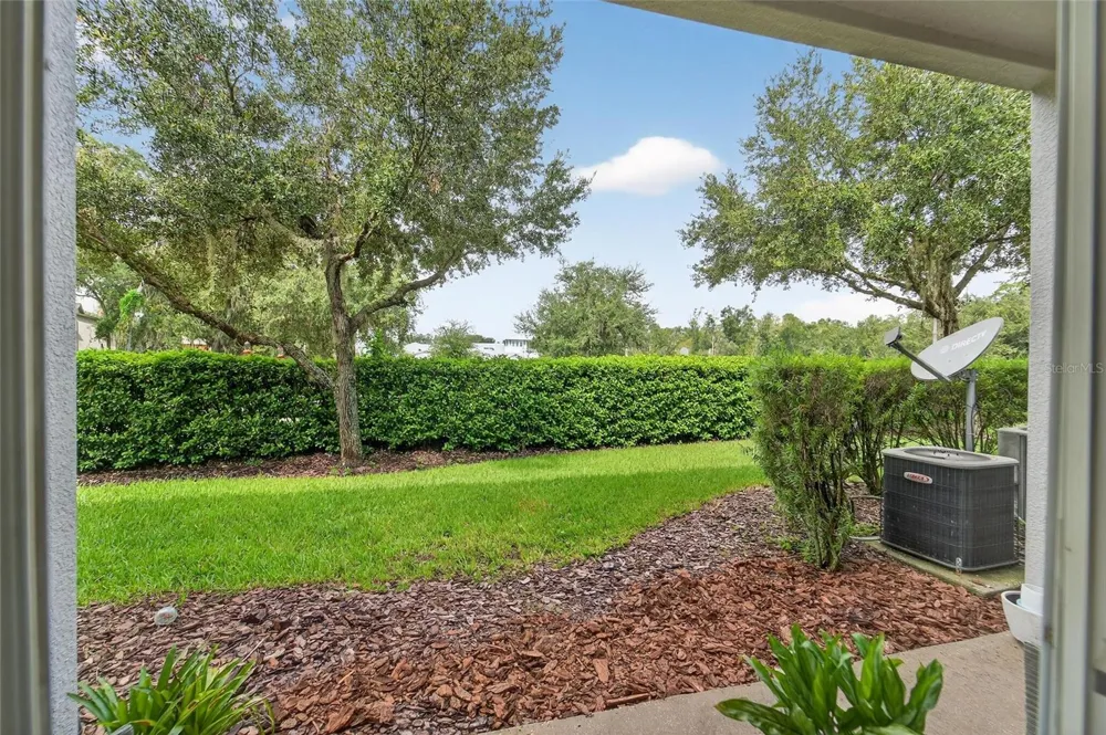 2052 GREENWOOD VALLEY DRIVE Plant City, FL 33563