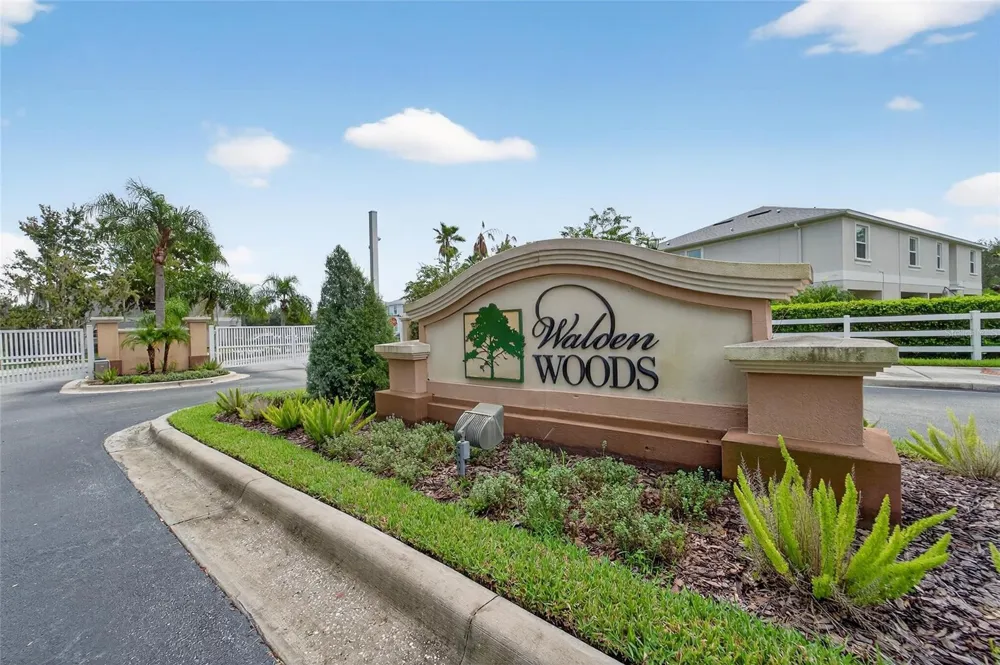 2052 GREENWOOD VALLEY DRIVE Plant City, FL 33563