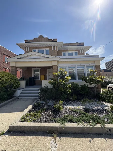 3 S Montpelier Ave