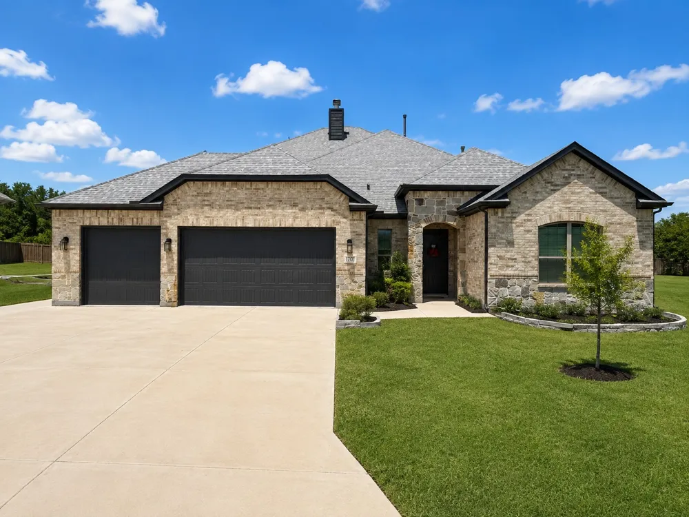 1701 Flint Circle Van Alstyne, TX 75495