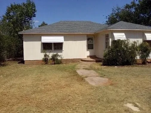 1821 Avenue K Anson, TX 79501