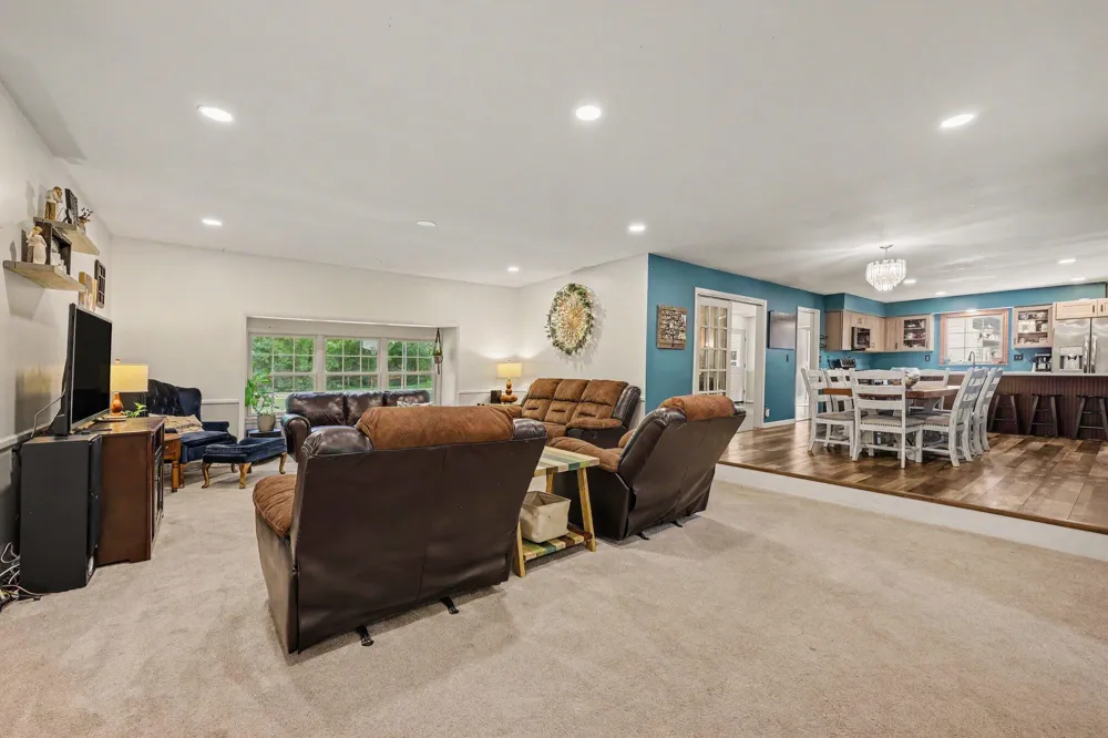 215 Wickenham Drive Spring Arbor, MI 49283