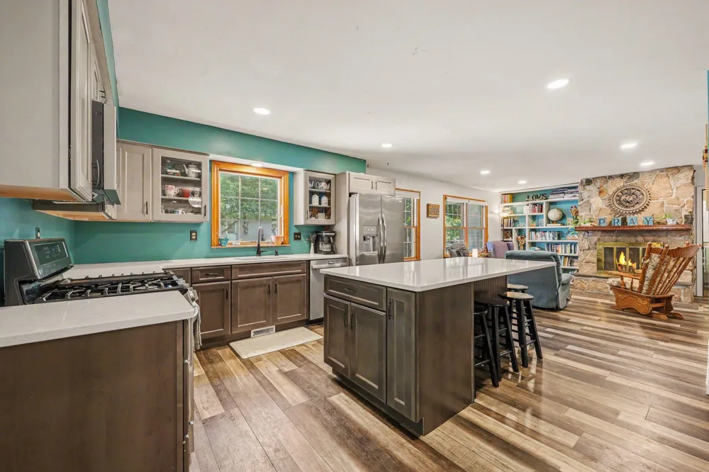 215 Wickenham Drive Spring Arbor, MI 49283