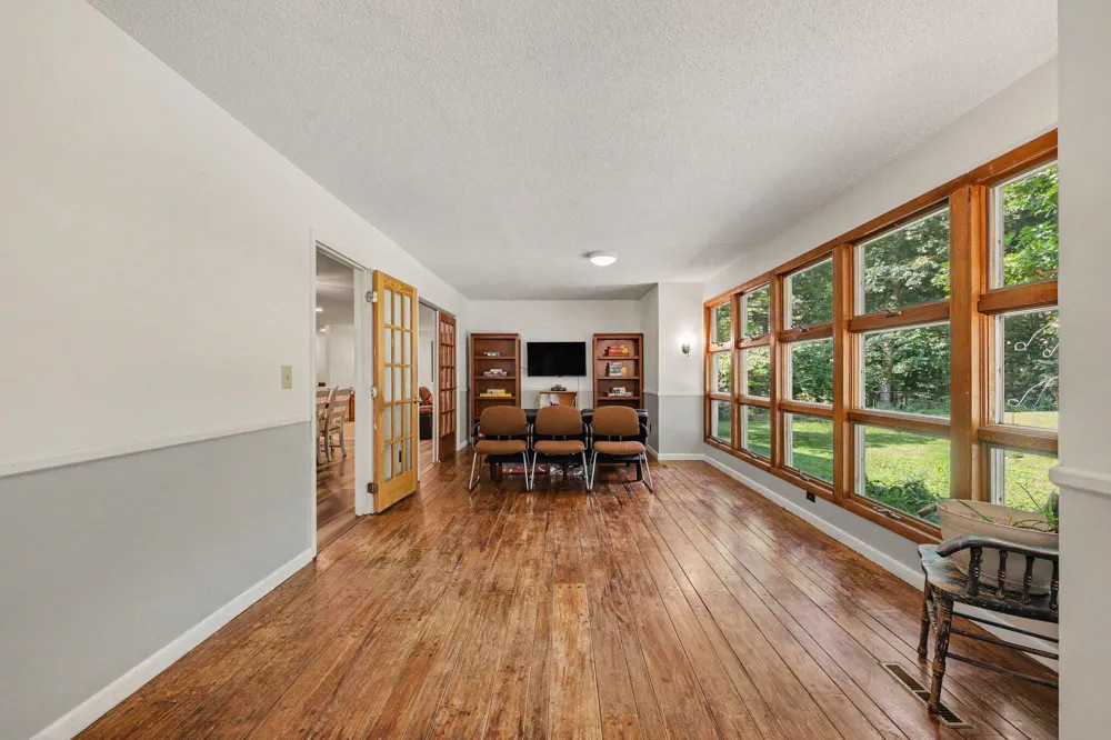 215 Wickenham Drive Spring Arbor, MI 49283
