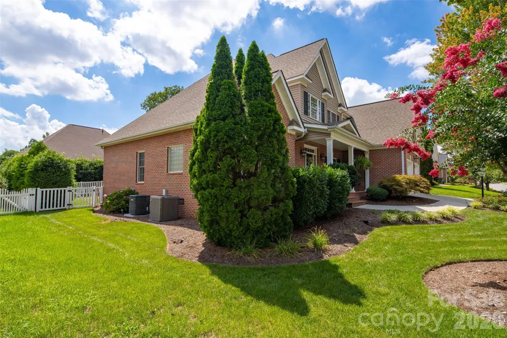 1746 30th Avenue Drive NE Hickory, NC 28601