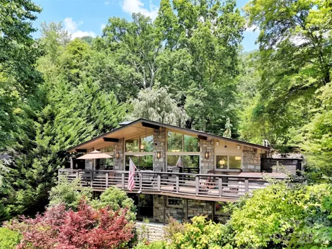 43 Red Oak Drive