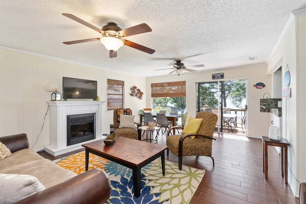 107 Briarwood Drive Mabank, TX 75156