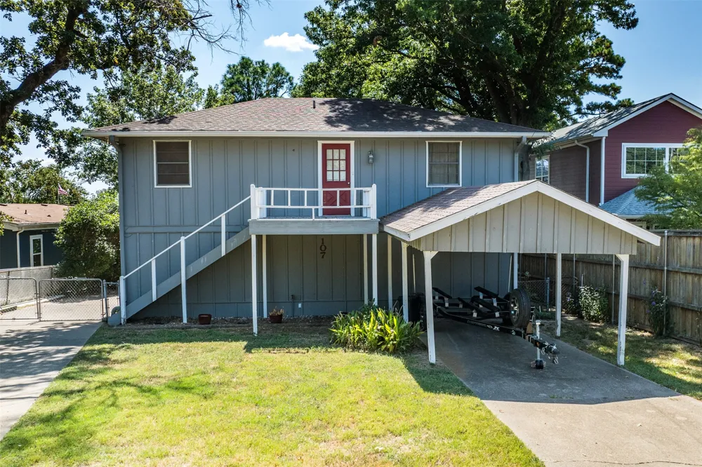 107 Briarwood Drive Mabank, TX 75156