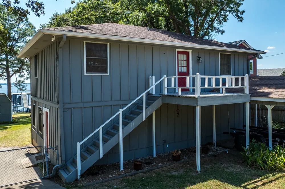 107 Briarwood Drive Mabank, TX 75156