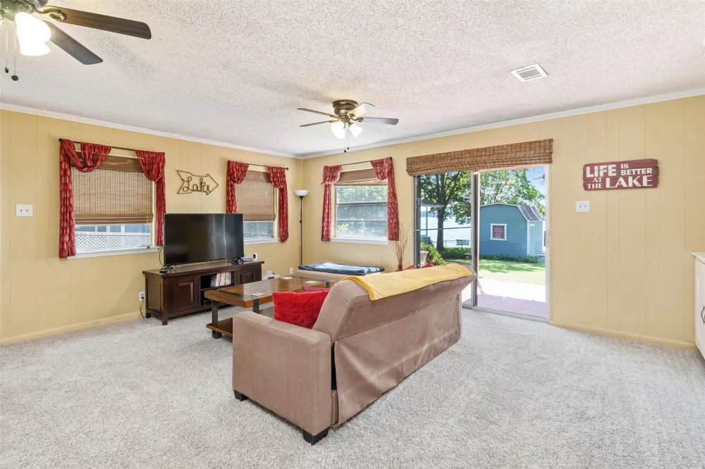 107 Briarwood Drive Mabank, TX 75156