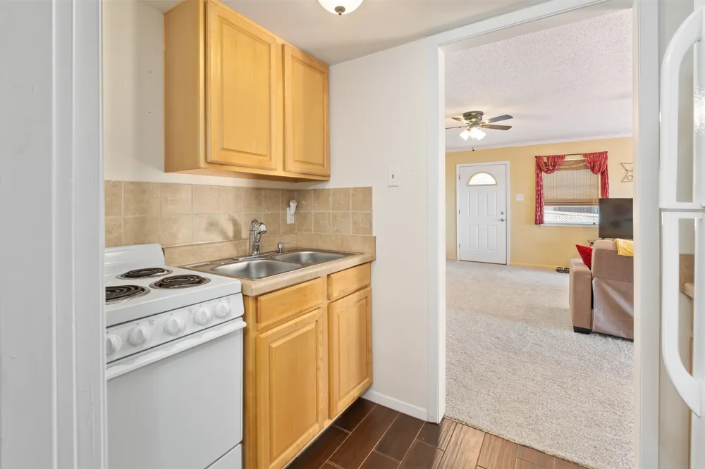 107 Briarwood Drive Mabank, TX 75156