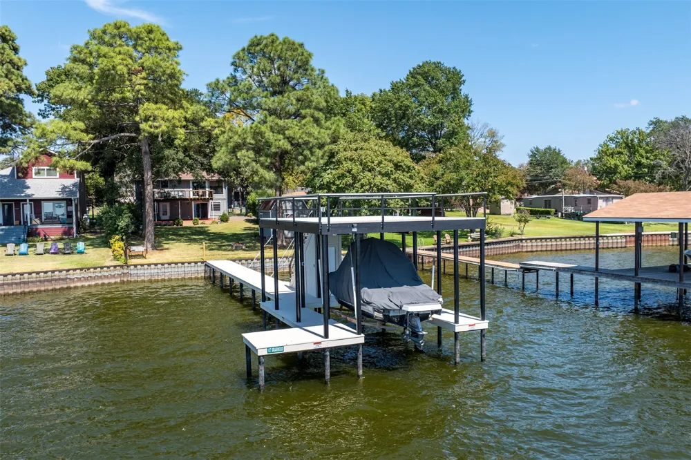 107 Briarwood Drive Mabank, TX 75156