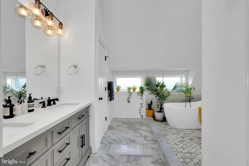 1823 KALORAMA ROAD NW Washington, DC 20009