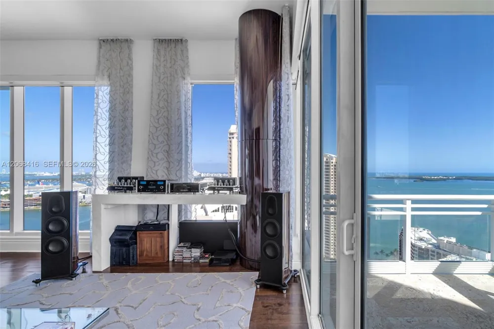900 Brickell Key Blvd #2904 Miami, FL 33131