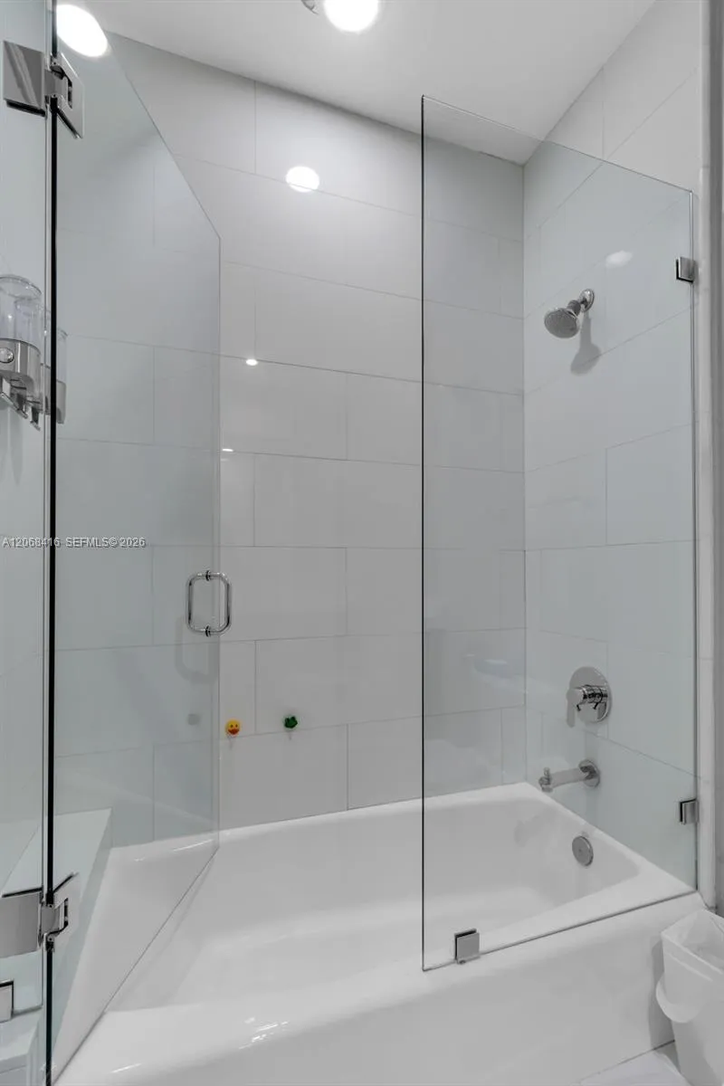 900 Brickell Key Blvd #2904 Miami, FL 33131