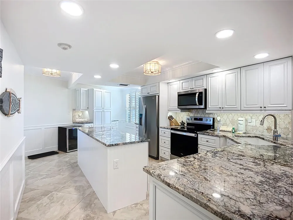 5770 MIDNIGHT PASS ROAD #301 Sarasota, FL 34242