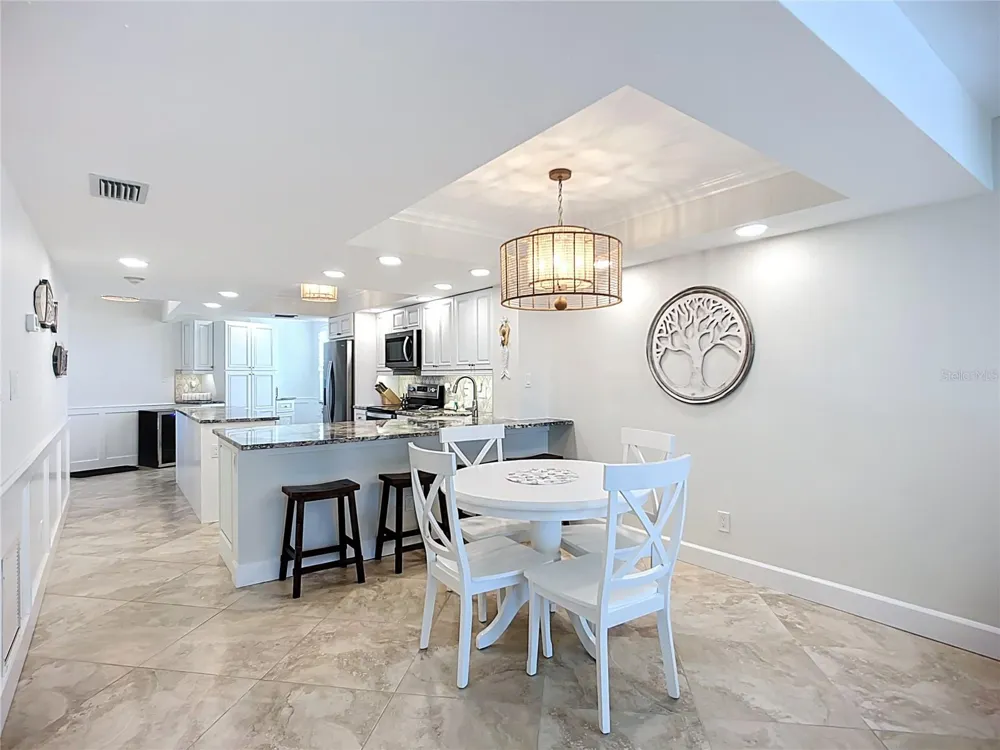 5770 MIDNIGHT PASS ROAD #301 Sarasota, FL 34242