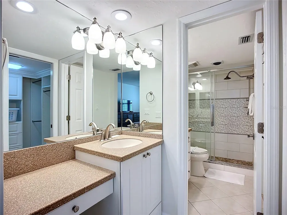 5770 MIDNIGHT PASS ROAD #301 Sarasota, FL 34242