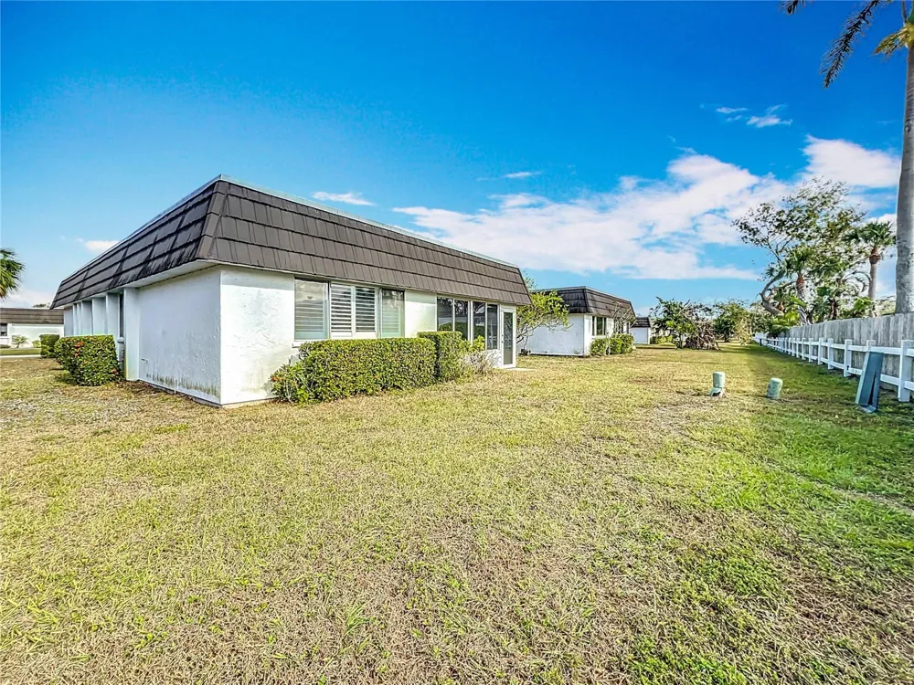 3932 ASHWOOD LANE #42 Sarasota, FL 34232