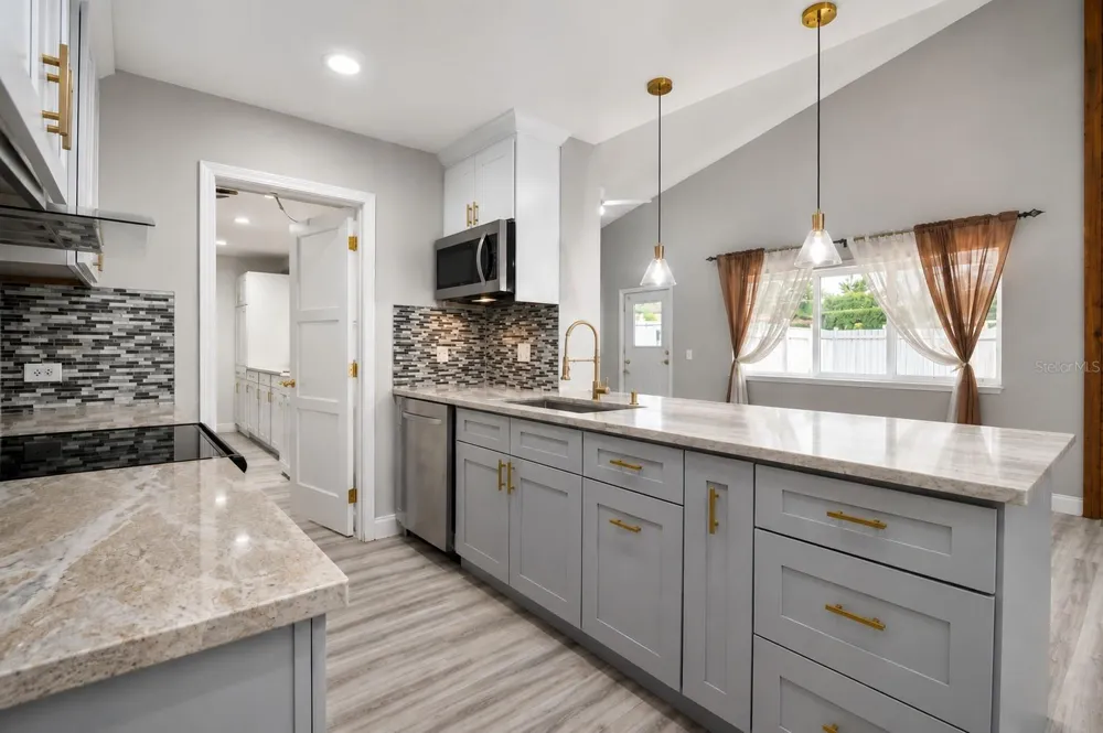 6745 RALSTON BEACH CIRCLE Tampa, FL 33614