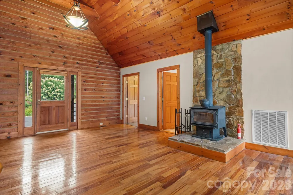 422 Ridge Creek Drive Taylorsville, NC 28681