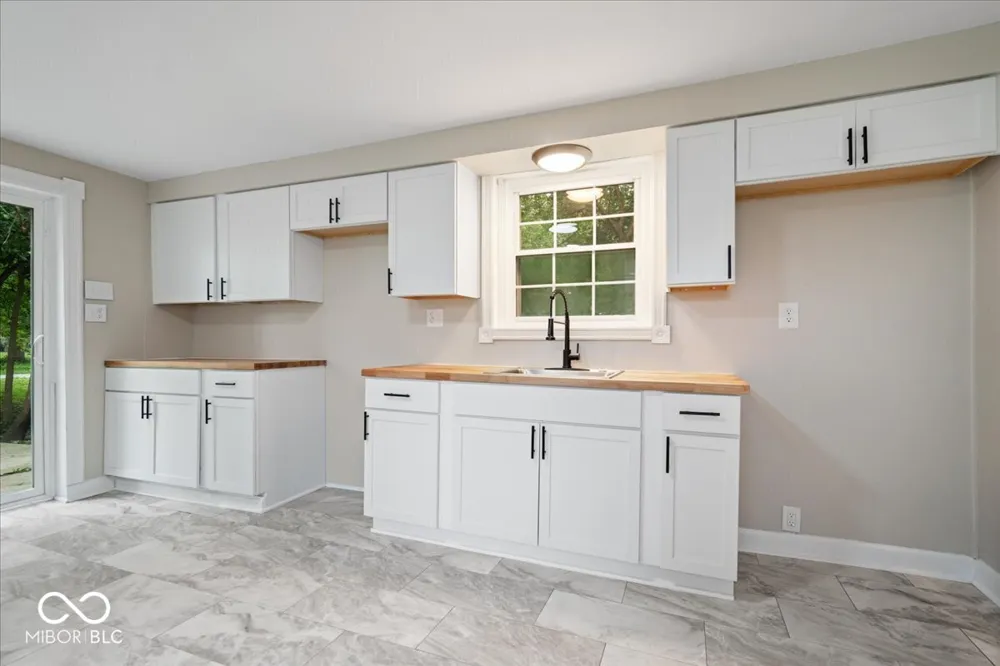 314 Craven Street Sweetser, IN 46987