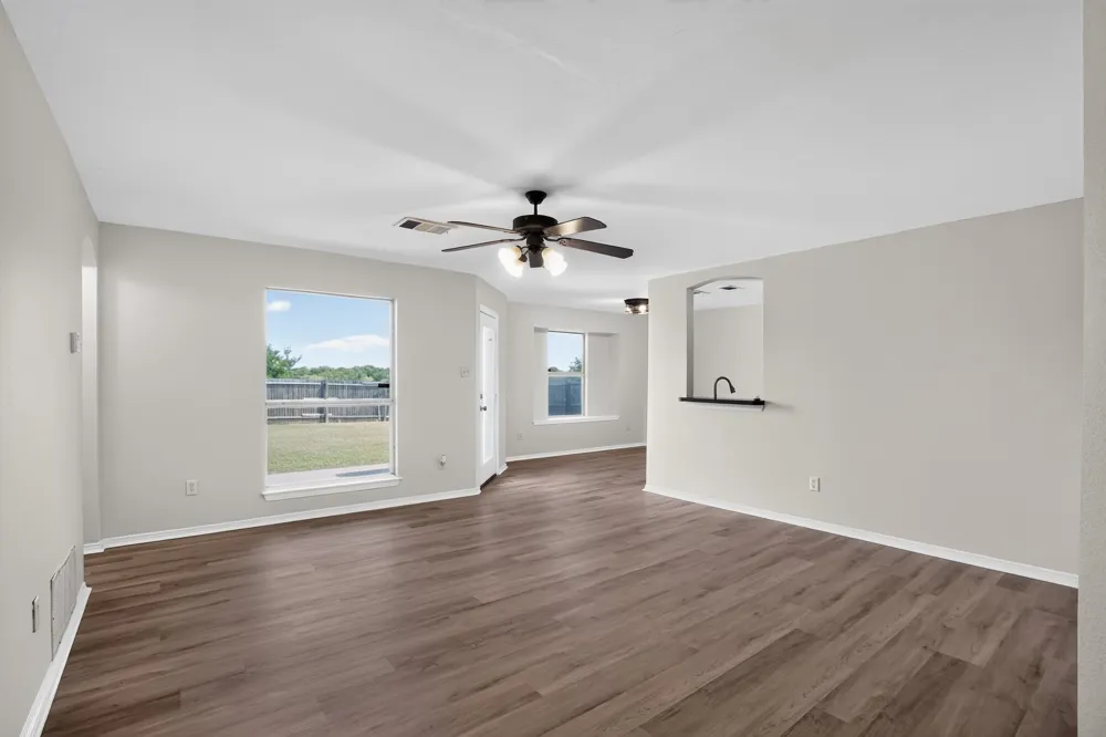 419 Murphy Road Burleson, TX 76028