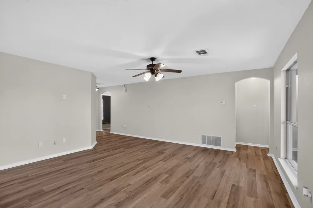 419 Murphy Road Burleson, TX 76028