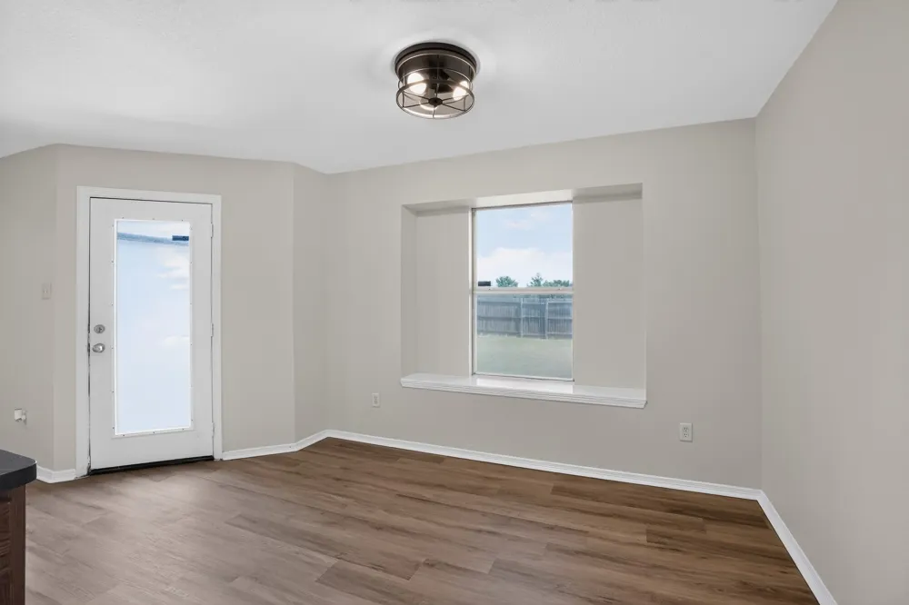 419 Murphy Road Burleson, TX 76028