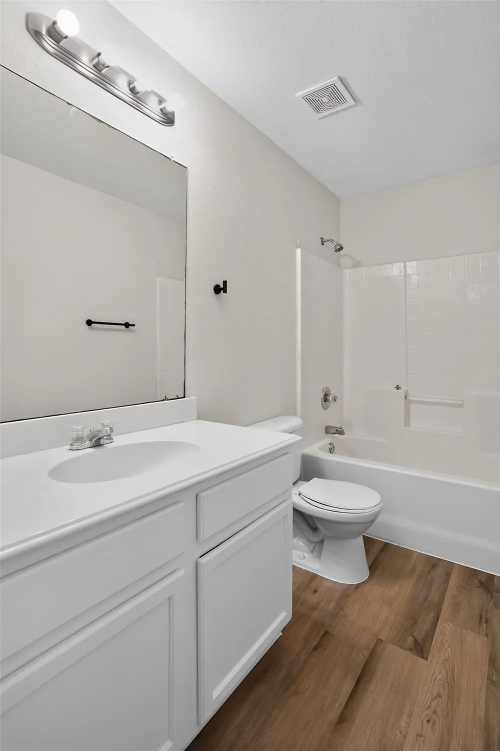 419 Murphy Road Burleson, TX 76028