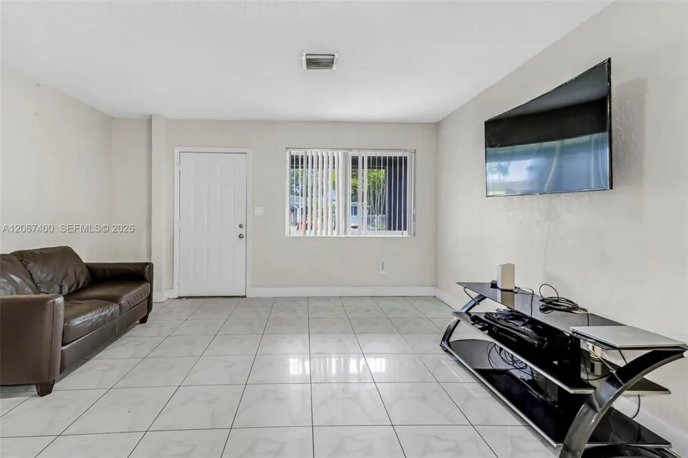 3271 NW 173rd Ter Miami Gardens, FL 33056
