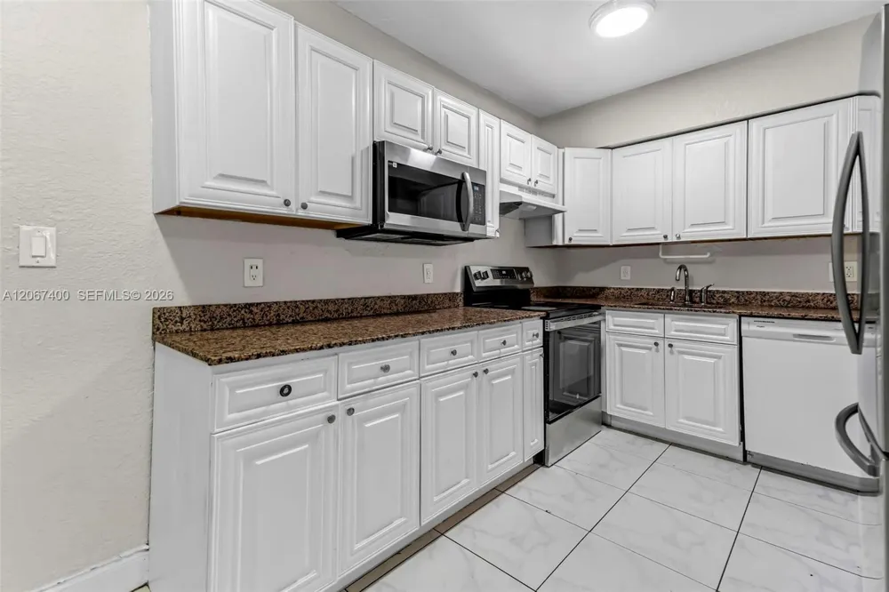 3271 NW 173rd Ter Miami Gardens, FL 33056