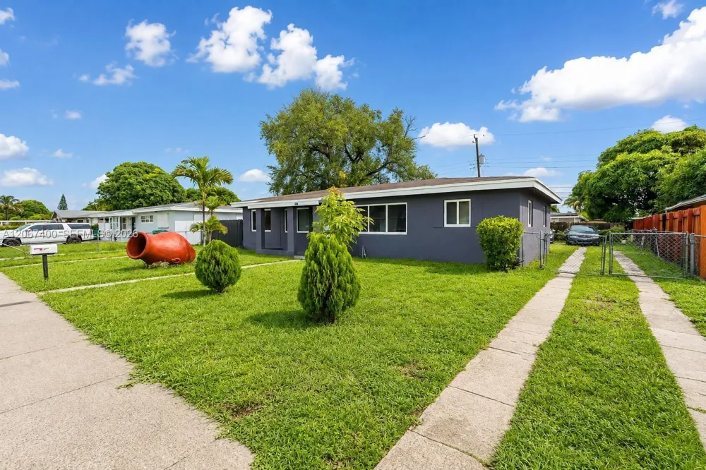 3271 NW 173rd Ter Miami Gardens, FL 33056