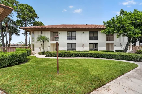 302 Brackenwood Circle
