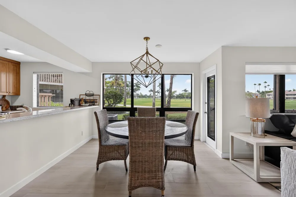 302 Brackenwood Circle Palm Beach Gardens, FL 33418