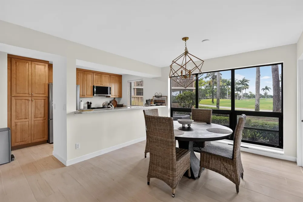 302 Brackenwood Circle Palm Beach Gardens, FL 33418