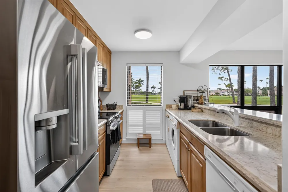 302 Brackenwood Circle Palm Beach Gardens, FL 33418