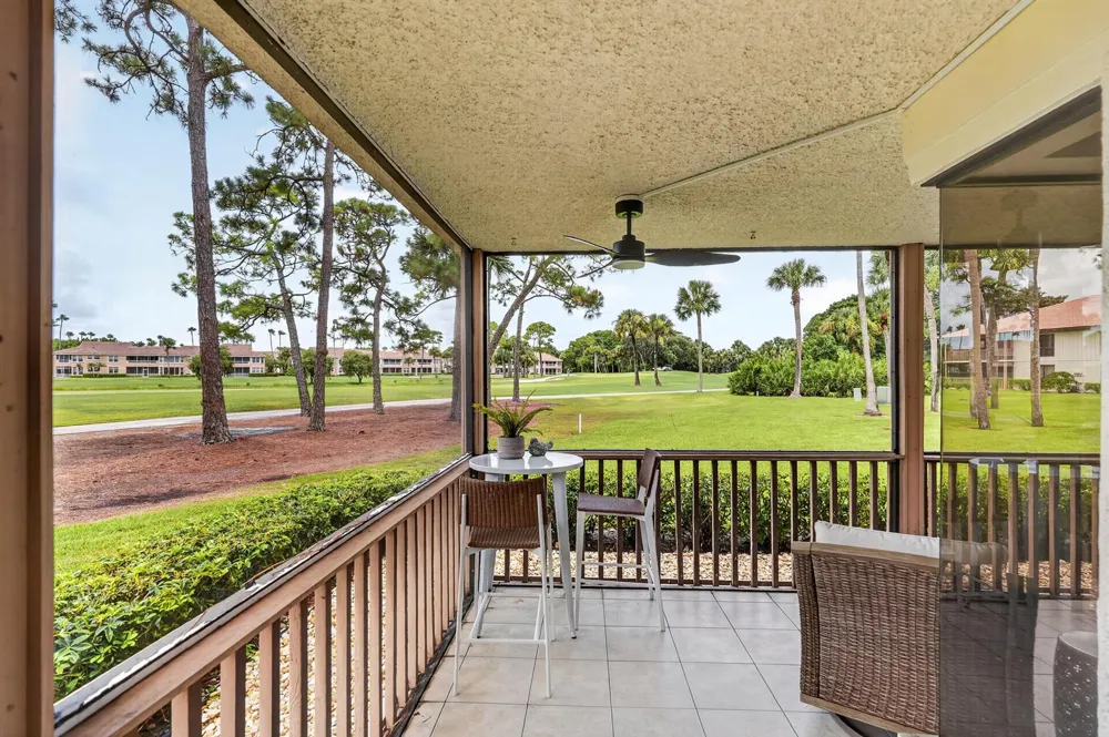 302 Brackenwood Circle Palm Beach Gardens, FL 33418
